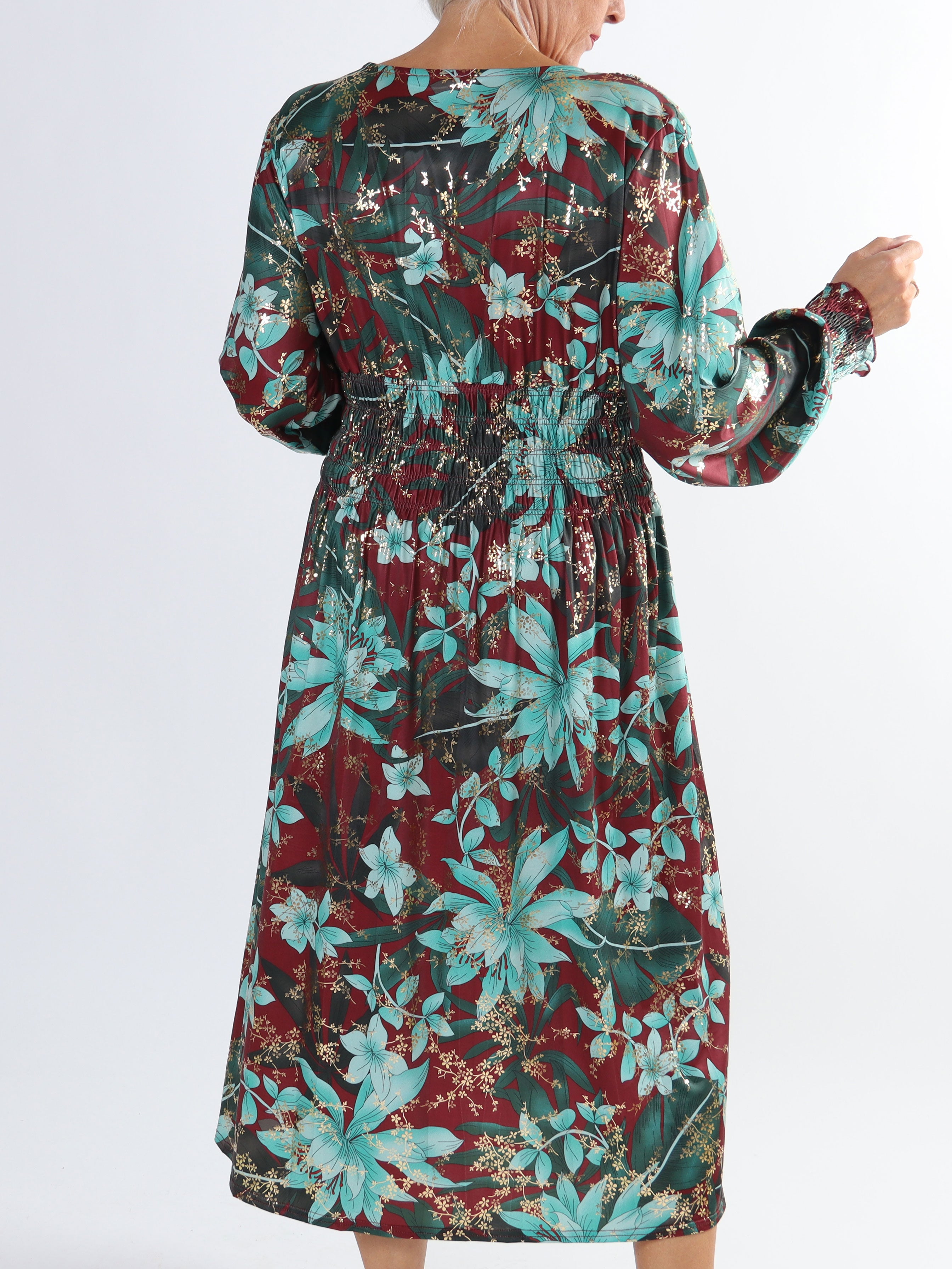 Pams Midi L/S - Plus size elastisk kjole i krølfrit stof med lange ærmer